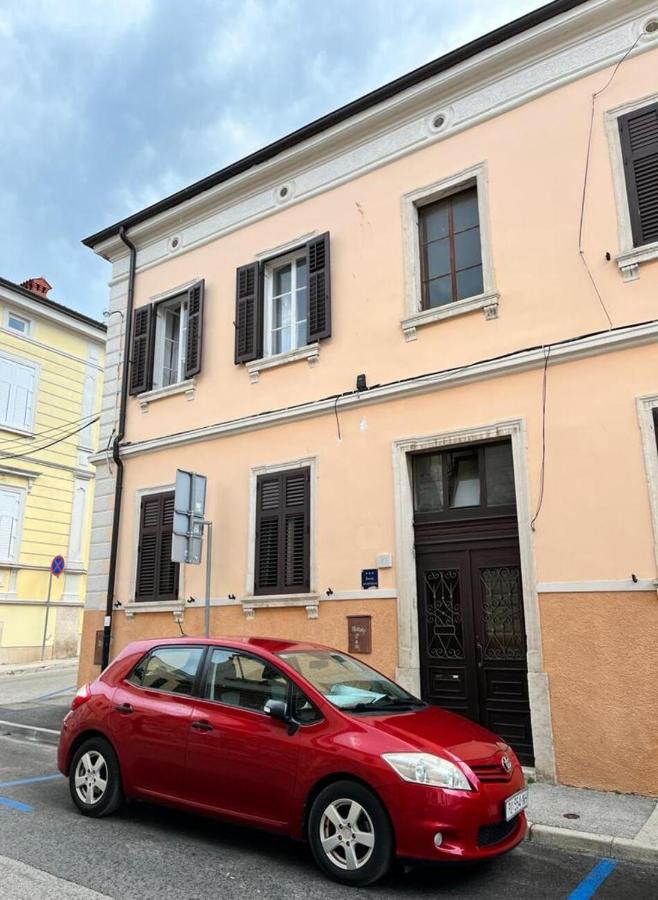 Apartment Center Pula Exterior photo